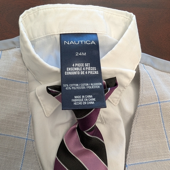 🖤 Nautica Gray Plaid Vest with Pink and Black Tie - Picture 2 of 3